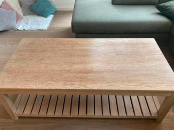 Houten (salon)tafel 138(l)x68(b)x47(h) beschikbaar voor biedingen