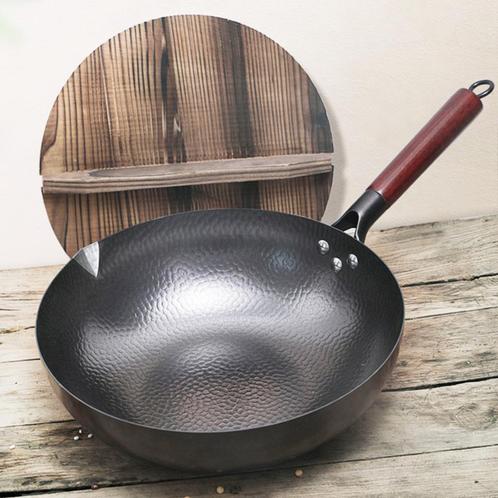 Nieuwe plaatstaal wokpan met houten deksel, Maison & Meubles, Cuisine | Casseroles & Poêles, Neuf, Wok, Autres matériaux, Plaques à induction