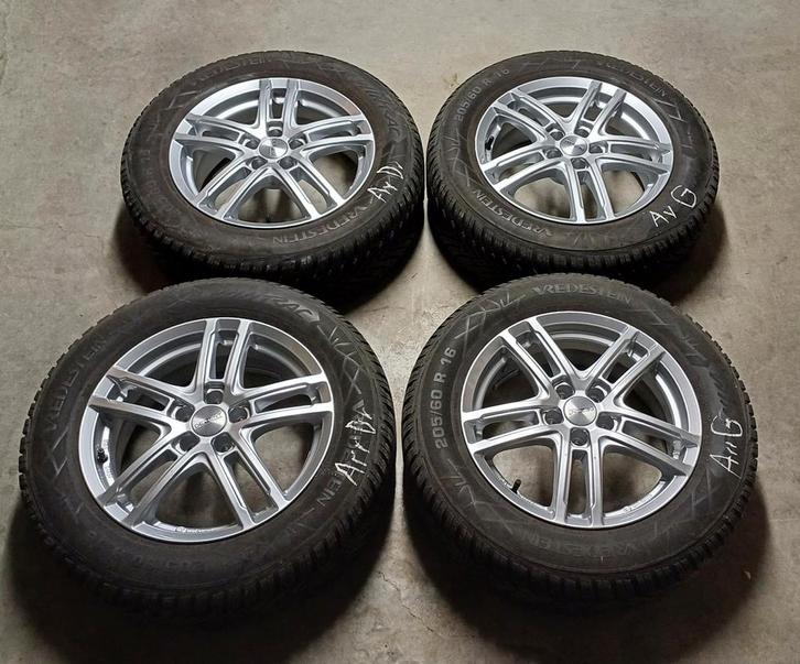 Kit de pneus hiver sur jantes aluminium 205 60 R16, Autos : Pièces & Accessoires, Pneus & Jantes, Pneus et Jantes, Pneus hiver