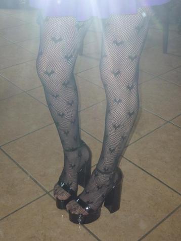 Sandalen met hoge hakken😍 beschikbaar voor biedingen