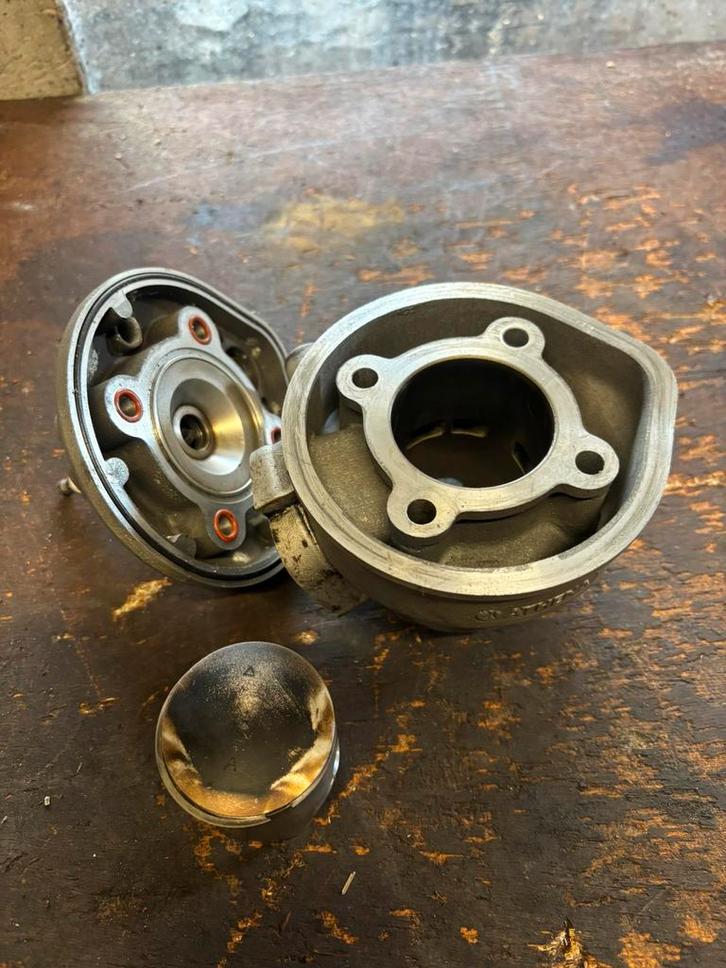 Athena Sport 70CC Yamaha Aerox / Minarelli horizontaal LC, Fietsen en Brommers, Brommeronderdelen | Scooters, Yamaha, Cilinder