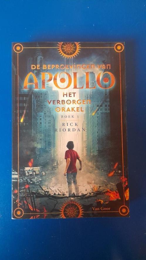 Rick Riordan - Het Verborgen Orakel, Livres, Livres pour enfants | Jeunesse | 13 ans et plus, Comme neuf, Enlèvement ou Envoi