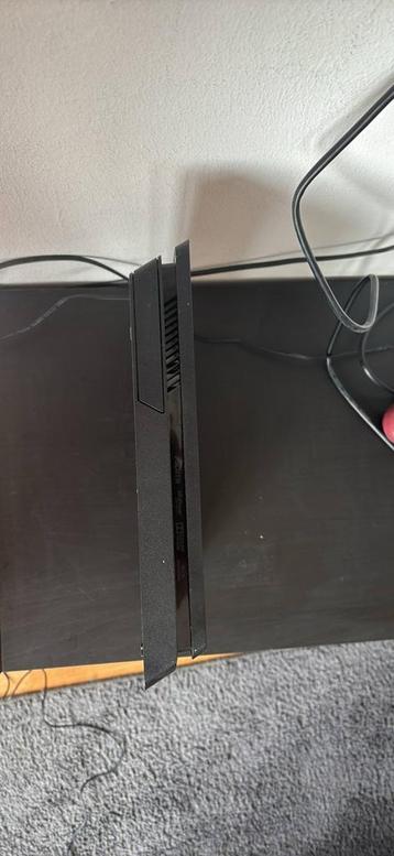 PS4 SLIM 500GB + 2 manettes et casque bluetooth beschikbaar voor biedingen