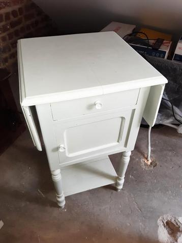 Petite armoire ancienne beschikbaar voor biedingen