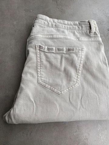 À vendre jeans mi court gris taille 42 «  Esprit « beschikbaar voor biedingen