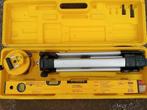Universeel statief met lazer, Doe-het-zelf en Bouw, Meetapparatuur, Ophalen, Gebruikt, Overige meters