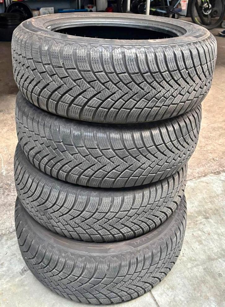 Pneus 235/60/18, Autos : Pièces & Accessoires, Pneus & Jantes, Pneu(s), Pneus hiver, 18 pouces, 235 mm, Utilisé, Enlèvement