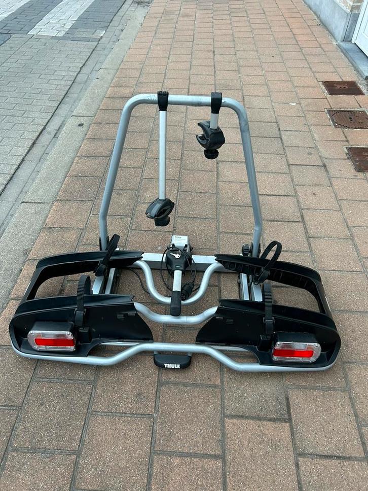 Porte vélos Thule 60kg, Autos : Divers, Porte-vélos, Utilisé, Support d'attelage, 2 vélos, Pneus larges, Vélo électrique, Enlèvement