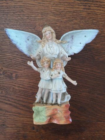 Porseleinen beschermengel. Genummerd. beschikbaar voor biedingen