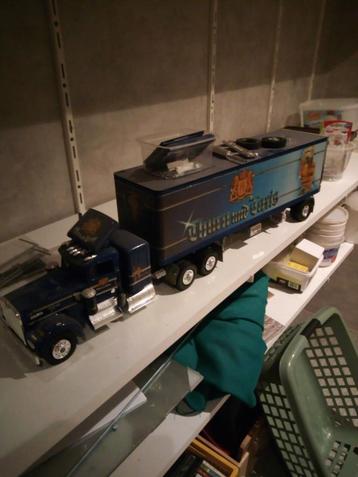 modeltruck Peterbuild 1/24 beschikbaar voor biedingen