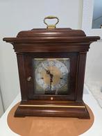 Dit is een schoorsteenklok van Howard Miller., Enlèvement ou Envoi