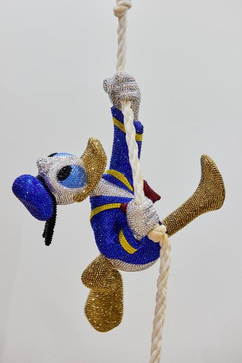 Hanging Donald by Angela Gomes, Antiek en Kunst, Kunst | Overige Kunst, Ophalen of Verzenden