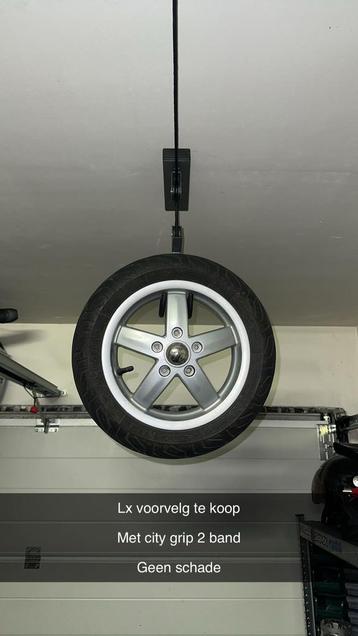 Vespa lx voorvelg + band in perfecte staat beschikbaar voor biedingen