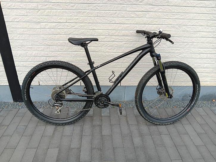 MTB / mountainbike specialized maat M en  27,5 inch wielen, Fietsen en Brommers, Fietsen | Mountainbikes en ATB, Ophalen
