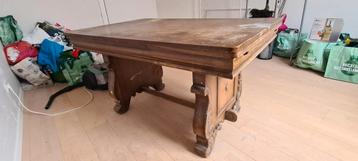 Antieke eikenhouten tafel beschikbaar voor biedingen