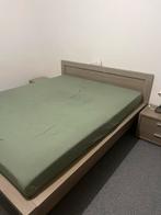 Bed set met 2 nachtkastjes en groot kleerkast, Huis en Inrichting, Slaapkamer | Complete slaapkamers, Ophalen, Zo goed als nieuw