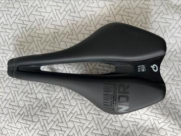 Prologo Dimension NDR 143 zadel  beschikbaar voor biedingen