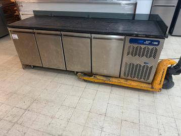 LIQUIDATION TABLE FRIGO DIAMOND beschikbaar voor biedingen