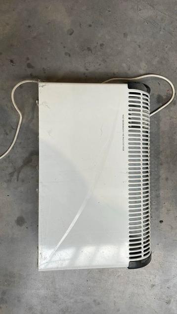 Elektrische verwarming. 2000W. Werkend beschikbaar voor biedingen