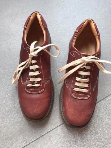  Chaussures dame rouge en cuir Bordeau 38 marque Toi et Moi beschikbaar voor biedingen
