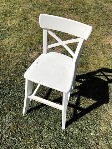 witte houten kinderstoel/eetstoel IKEA, Kinderen en Baby's, Kinderstoelen, Ophalen, Gebruikt, Overige typen, Aanschuifbaar