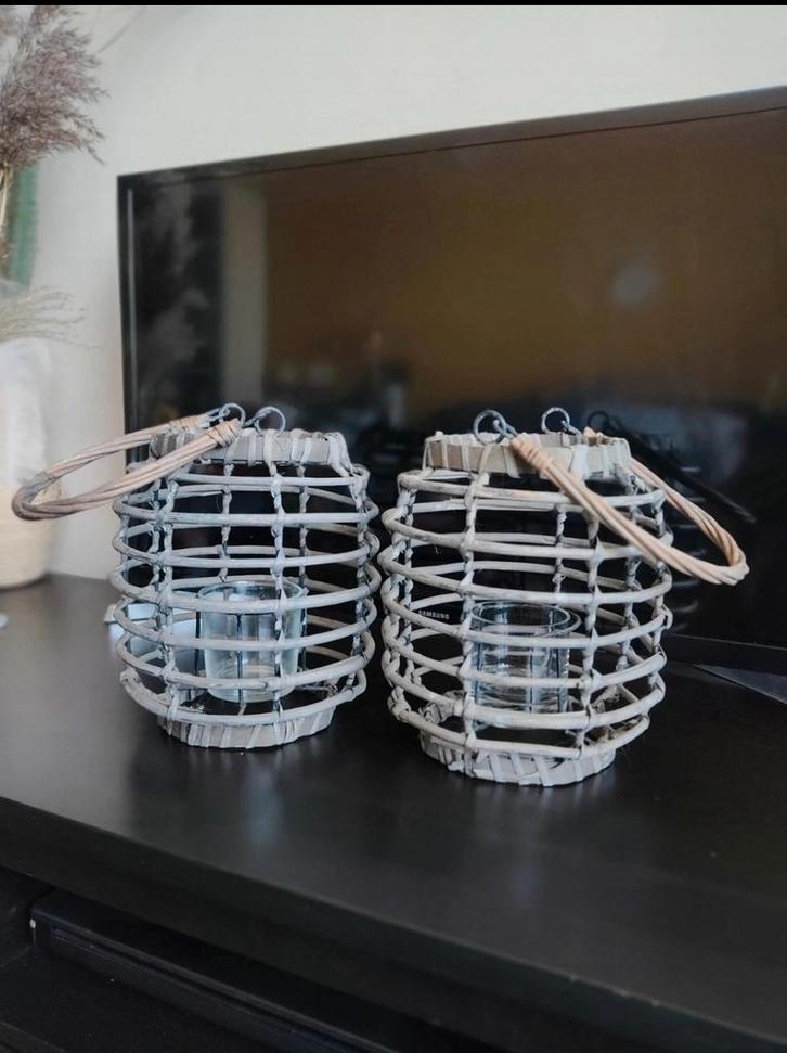 Set van 2 windlichten / lantaarns met hengsel, Huis en Inrichting, Woonaccessoires | Kandelaars en Kaarsen, Gebruikt, Kaars, Ophalen
