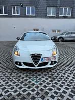 Alfa Romeo gulietta sprint 2015, Auto's, Alfa Romeo, Stof, 4 cilinders, https://public.car-pass.be/verify/4589-5657-9569#, Wit