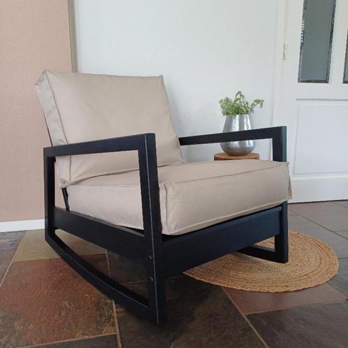 Schommelstoel met nieuwe beige kussens, Huis en Inrichting, Fauteuils, Stof, Ophalen