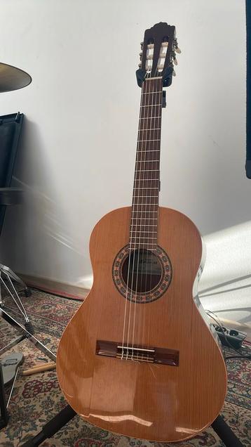 Almansa Spaanse klassieke gitaar beschikbaar voor biedingen