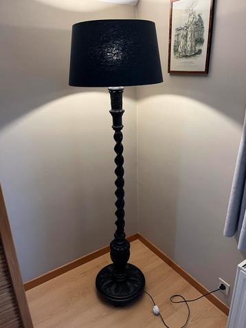 Staanlamp beschikbaar voor biedingen