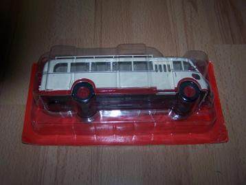 Zeldzame verzamelbus.  beschikbaar voor biedingen