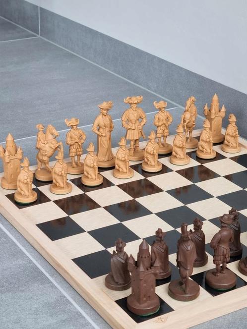 Schaakstukken Vintage Duits Middeleeuws Schaakspel, Hobby en Vrije tijd, Gezelschapsspellen | Bordspellen, Zo goed als nieuw, Een of twee spelers