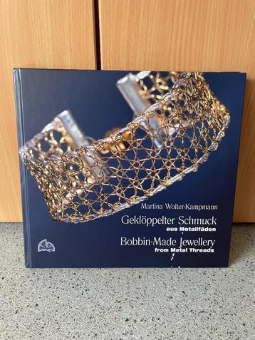 bobbin made jewelry kantklossen juwelen metaal draden beschikbaar voor biedingen