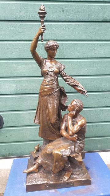 Gezocht antieke bronzen of marmeren beelden  beschikbaar voor biedingen