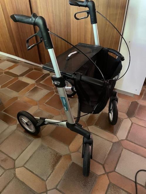 Rollator, lichtgewicht, met tasje, quasi ongebruikt, Diversen, Rollators, Zo goed als nieuw, Lichtgewicht, Opvouwbaar, Ophalen