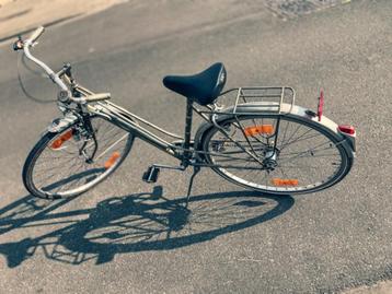 Vintage damesfiets 1952 (geactualiseerd met 3-speed) beschikbaar voor biedingen