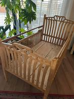 Antiek houten kinderbedje, Enlèvement