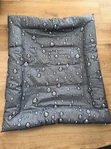 Koelmat voor honden beschikbaar voor biedingen