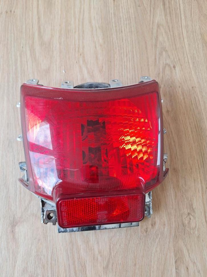Stoplicht kymco like 50cc scooter, Fietsen en Brommers, Brommeronderdelen | Algemeen, Carburateur, Ophalen of Verzenden