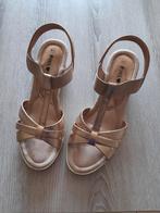 Vergulde sandalen, Enlèvement, Comme neuf