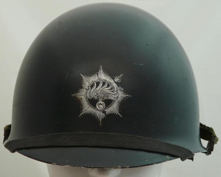 Helm type M53 Rijkspolitie Politie, met binnenhelm, 1973.(1), Verzamelen, Militaria | Algemeen, Rijkswacht, Helm of Baret, Ophalen of Verzenden