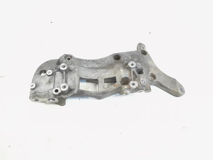 Support dynamo bas d'un Audi RS3, Autos : Pièces & Accessoires, Moteurs & Accessoires, Audi, Utilisé, 3 mois de garantie, Enlèvement ou Envoi
