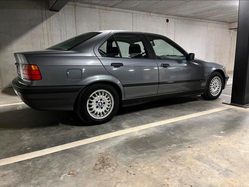 Oldtimer BMW e36 reeds gekeurd slechts 142d km, Auto's, BMW, Particulier, 3 Reeks, Apple Carplay, Benzine, Euro 1, Berline, 4 deurs