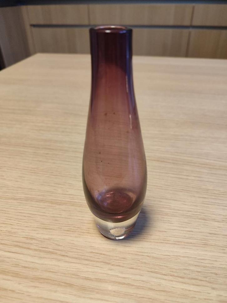 Zweeds SEA vaasje Zweden kunstglas paars, Huis en Inrichting, Woonaccessoires | Vazen, Glas, Ophalen of Verzenden