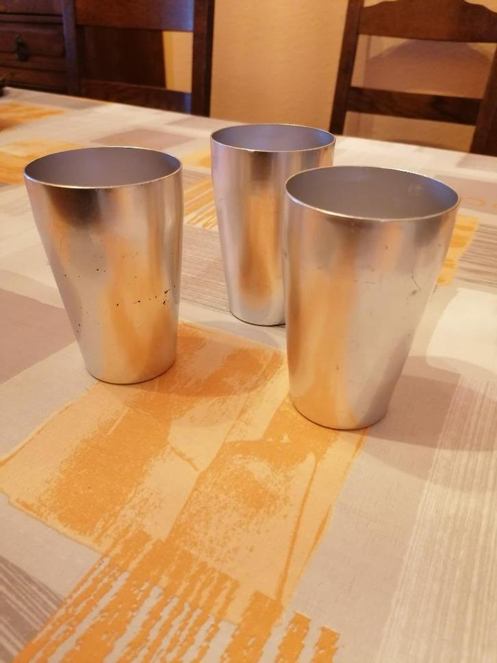 GOBELETS ALUMINIUM "Weltbummler", Caravanes & Camping, Accessoires de camping, Utilisé, Enlèvement ou Envoi