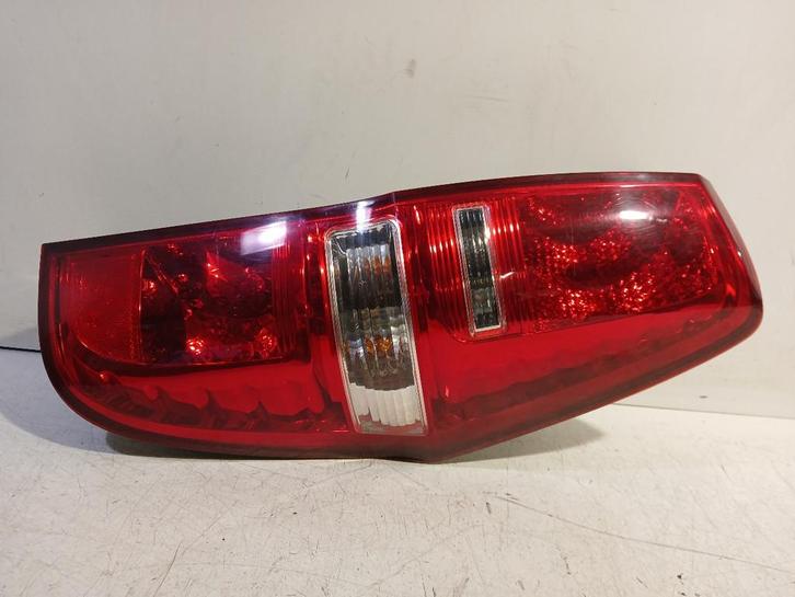 ACHTERLICHT RECHTS BUITEN Hyundai H-300 (082211946R), Auto-onderdelen, Verlichting, Hyundai, Gebruikt