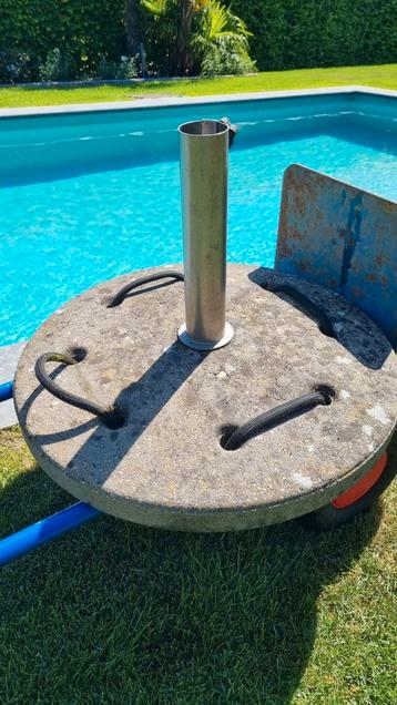 Parasolvoet 60cm in beton beschikbaar voor biedingen