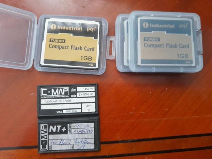 2 st C-Map kaarten en 3x CF cards, Watersport en Boten, Navigatiemiddelen en Scheepselektronica, Zo goed als nieuw, Ophalen