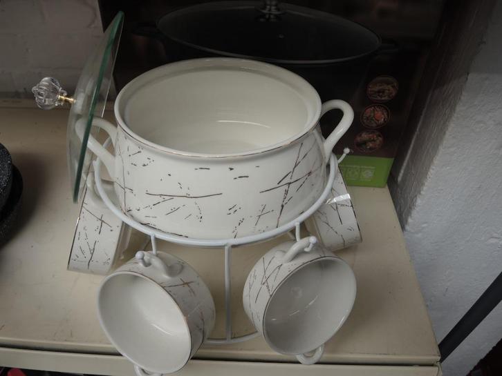 Soep servis  set nieuw!, Maison & Meubles, Cuisine | Vaisselle, Neuf, Service complet, Autres styles, Céramique, Enlèvement ou Envoi