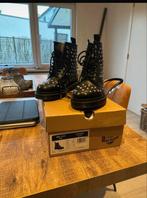 Dr. Martens laarsjes met studs, Ophalen of Verzenden, Zo goed als nieuw